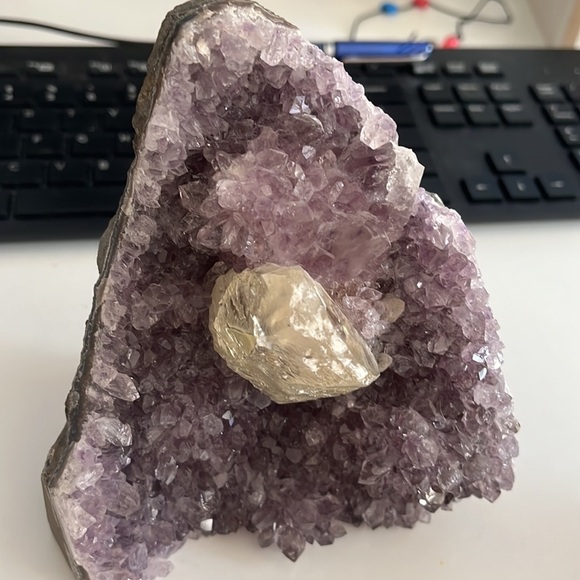 Amethyst Healing Crystal - Picture 3 of 4